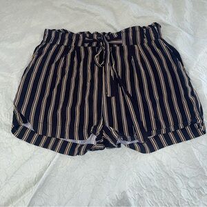 Black striped flowy short
